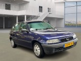  Opel  Astra 1.6i Young #3