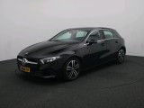  Mercedes  A-Klasse 180 Progressive  MBUX Trekhaak LED Camera 17" LM Stoelverw 