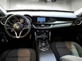  Alfa Romeo  Stelvio ALFA ROMEO  / 2017 / 5P / SUV 2.2 TURBO DIESEL 160CV AT8 RWD BUSINESS #3