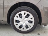  Toyota  Yaris TOYOTA  / 2017 / 5P / BERLINA 1.5 HYBRID BUSINESS #17