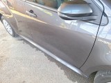  Toyota  Yaris TOYOTA  / 2020 / 5P / BERLINA HYBRID BUSINESS MY20 #48