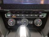  Volkswagen  Passat Volkswagen  Variant 2.0 TDI SCR 140kW DSG7 Elegance Business 5d #29