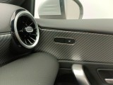  Mercedes  A-Klasse Mercedes-Benz  A 250 e Luxury Line 5d #24