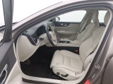  Volvo  V60 VOLVO  DIESEL - 2018 2.0 B4 197 Momentum Pro Geartronic 5d #3