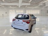  Toyota  Yaris TOYOTA  / 2017 / 5P / BERLINA 1.5 HYBRID BUSINESS #2