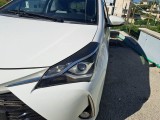  Toyota  Yaris TOYOTA  / 2017 / 5P / BERLINA 1.5 HYBRID BUSINESS #26