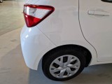  Toyota  Yaris TOYOTA  / 2017 / 5P / BERLINA 1.5 HYBRID BUSINESS #48