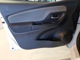  Toyota  Yaris TOYOTA  / 2017 / 5P / BERLINA 1.5 HYBRID BUSINESS #86