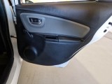  Toyota  Yaris TOYOTA  / 2017 / 5P / BERLINA 1.5 HYBRID BUSINESS #92