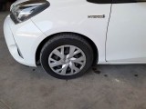  Toyota  Yaris TOYOTA  / 2017 / 5P / BERLINA 1.5 HYBRID BUSINESS #125