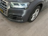  Audi  Q5 Audi  35 TDI S tronic S Edition 5d #42