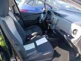  Toyota  Yaris TOYOTA  / 2017 / 5P / berlina con portón 1.5 Hybrid Active #6
