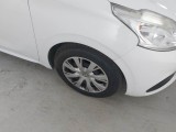  Peugeot  208 PEUGEOT  / 2015 / 5P / BERLINA VAN ACTIVE BLUEHDI 75CV #84