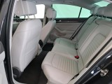  Volkswagen  Passat VOLKSWAGEN  / 2019 / 4P / Berline 2.0 TDI 150 SCR DSG7 ELEGANCE #9