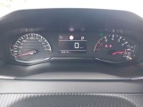 Peugeot  2008 PEUGEOT  / 2019 / 5P / CROSSOVER BLUEHDI 130 EAT8 ALLURE S/S AUT. #4