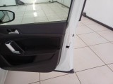  Peugeot  308 PEUGEOT  / 2017 / 5P / STATION WAGON SW ACTIVE BLUEHDI 100CV SeS #155